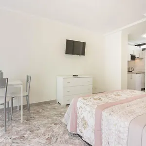 Apartment Tenerife Olympia Hotel-playa De Americas. Balcony, Sea View & Pool, Playa de las Americas (Tenerife)